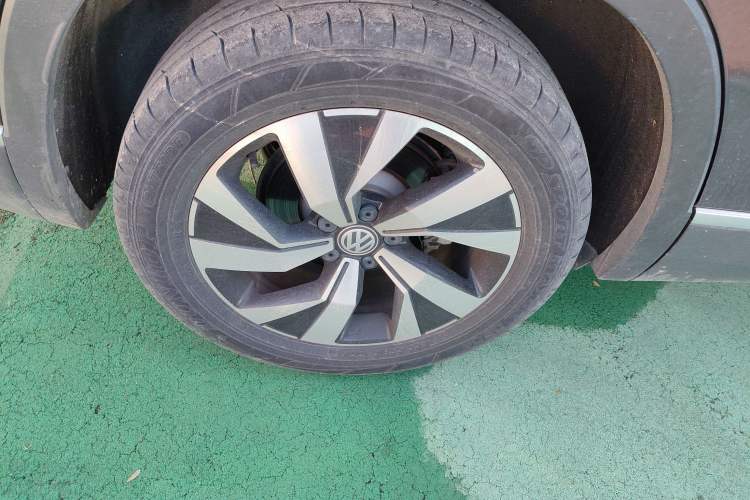 Used Volkswagen Tayron 2022 330TSI Two-Wheel Drive Luxury Smart Connectivity Version