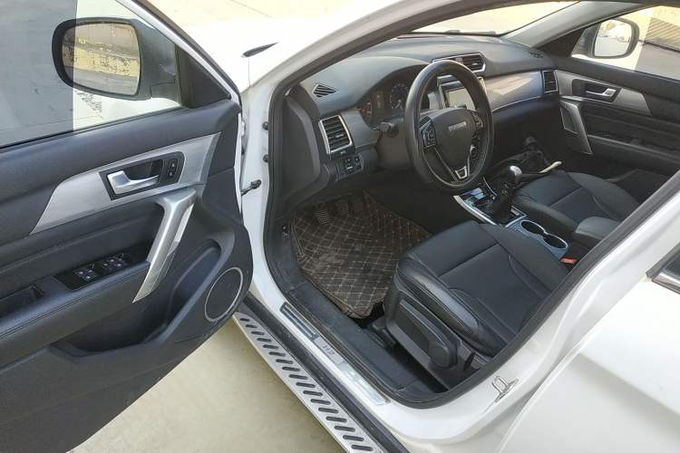 Used Haval H2 2017 Red-Label 1.5T Manual Two-Wheel Drive Comfort Model
