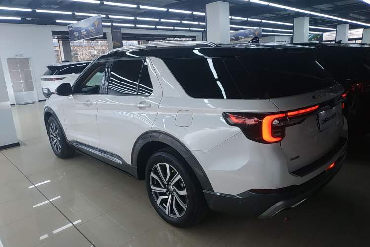 Used Ford Explorer 2023 EcoBoost 285 Four-Wheel Drive Titanium Edition 6 Seats