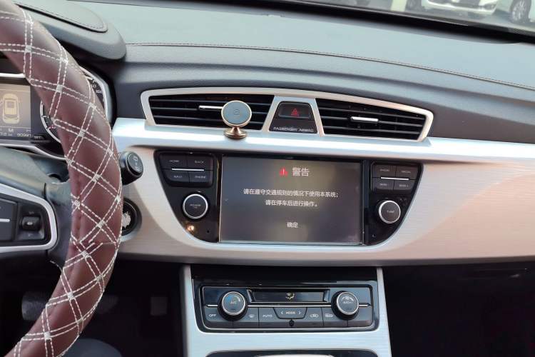 Used Geely Auto Emgrand X7 Sport 2018 2.0L Manual Two-Wheel Drive Zhiya Version
