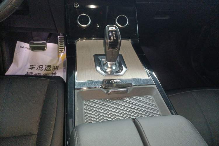 Used Land Rover Range Rover Evoque 2021 Range Rover Velar 249 PS R-Dynamic S Performance Edition