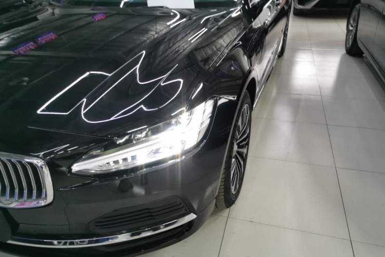 Used Volvo S90 New Energy 2024 Plug-in Hybrid Four-Wheel Drive Long-Range Zhiyi Luxury Edition