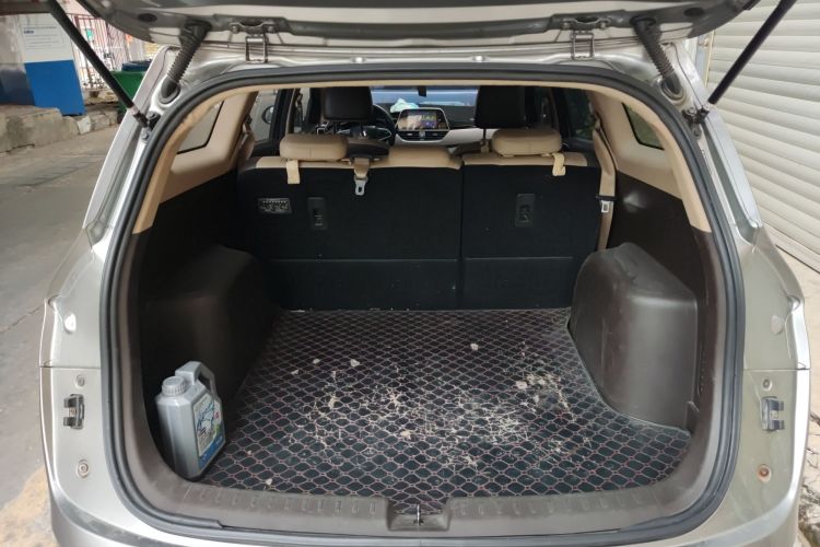 Used Baojun 310W 2017 1.5L Manual Fashion Model China V