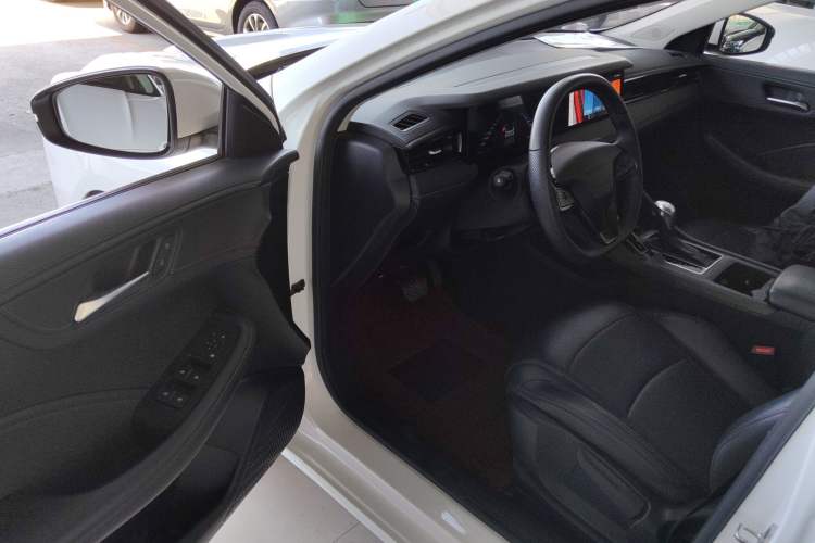 Used Roewe i5 2023 1.5L CVT Luxury Edition
