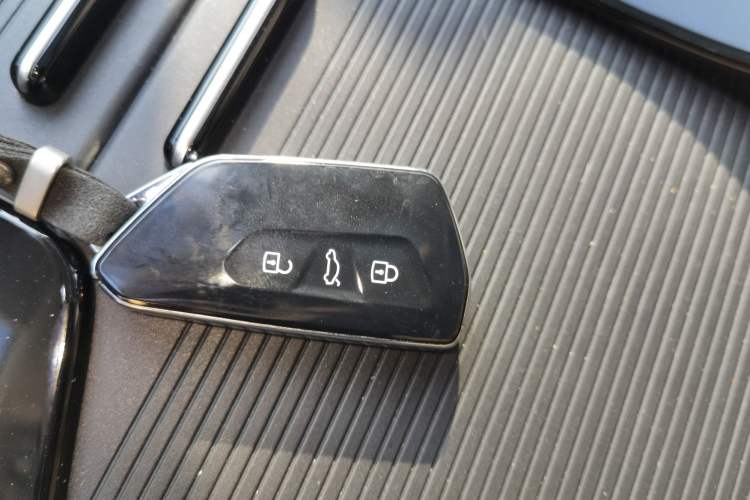 Used Volkswagen Tavendor 2023 380TSI Four-Wheel Drive R-Line First Edition