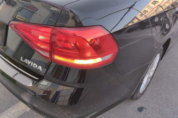 Used Volkswagen Lavida 2017 1.6L Automatic Comfort Edition