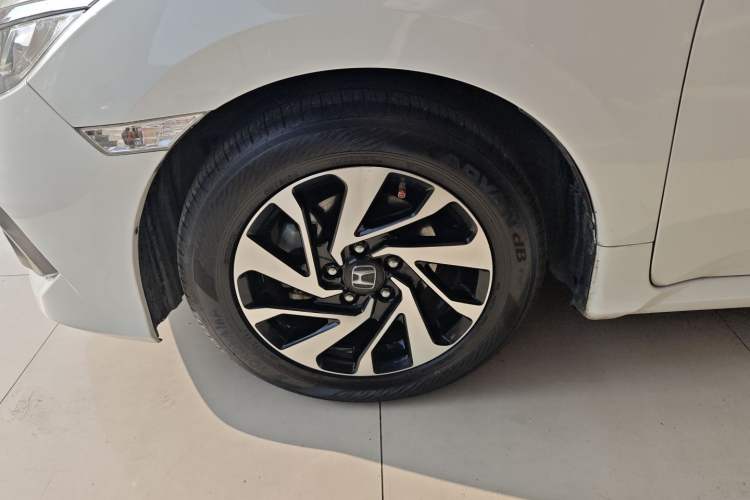 Used Honda Civic 2016 220TURBO CVT Luxury Edition
