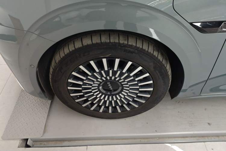 Used Zeekr 009 2024 Six-Seat Executive Version 4WD 108 kWh