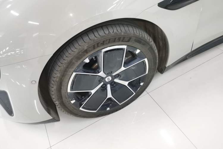 Used  SU7 2024 Rear-Drive Ultra-Long Range Advanced Pro-Level Intelligent Driving Version