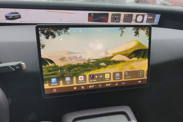 Used  07 2024 Max Extended-Range Edition
