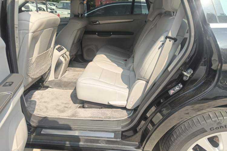 Used Mercedes-Benz R-Class 2011 R 300 L Business Model