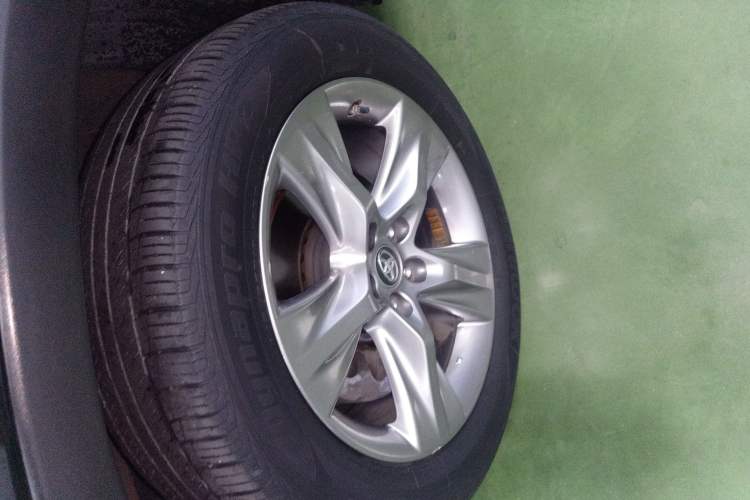 Used Toyota Highlander 2018 2.0T Two-Wheel Drive Luxury Edition 7 Seats China VI Standard
