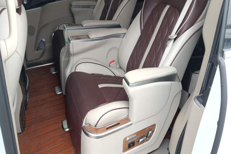 Used Buick GL8 2018 28T Comfort Model China VI Standard
