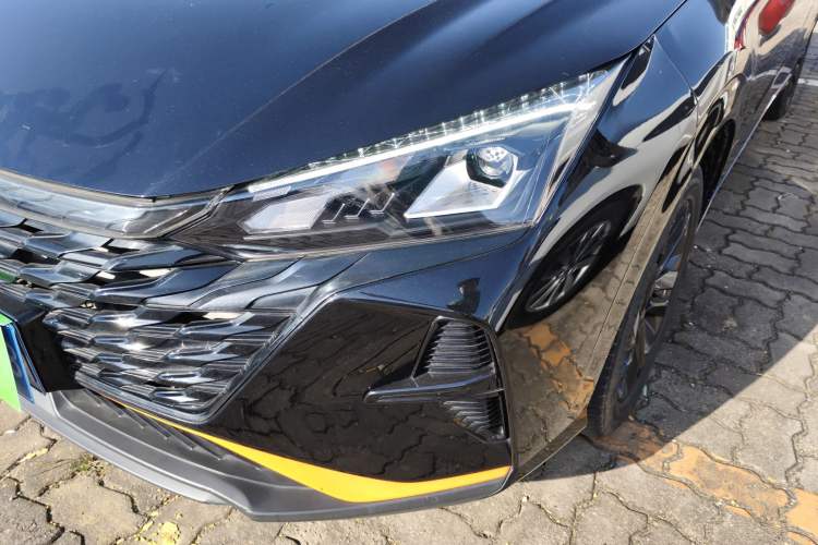 Used Dongfeng Aeolus Yixuan 2023 Mach Edition 1.5L Automatic Chasing Shadow Version
