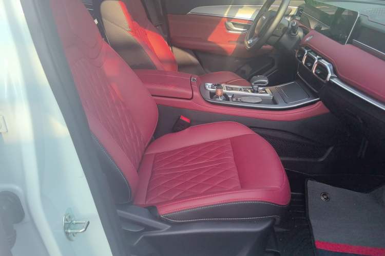 Used JETOUR X70 PLUS 2024 Champion Edition 1.5T DCT Champion PRO 5-Seater
