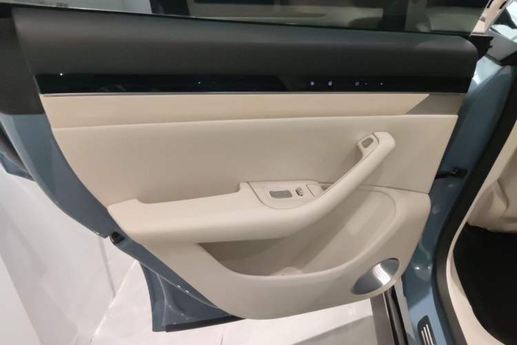 Used Hima Luxeed R7 2024 All-Electric 736 km Ultra
