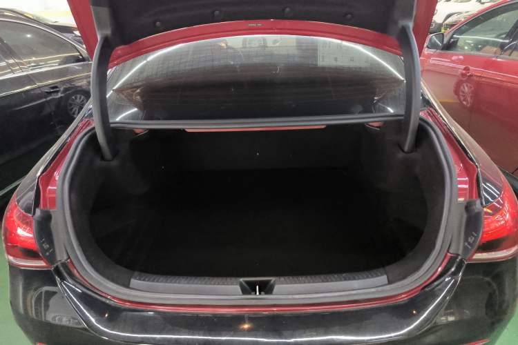 Used Mercedes-Benz A-Class 2020 Restyled A 200 L Sport Sedan Fashion Version
