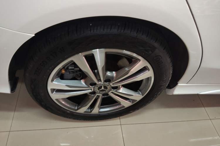 Used Mercedes-Benz C-Class 2017 Facelift C 200 L Sport Edition
