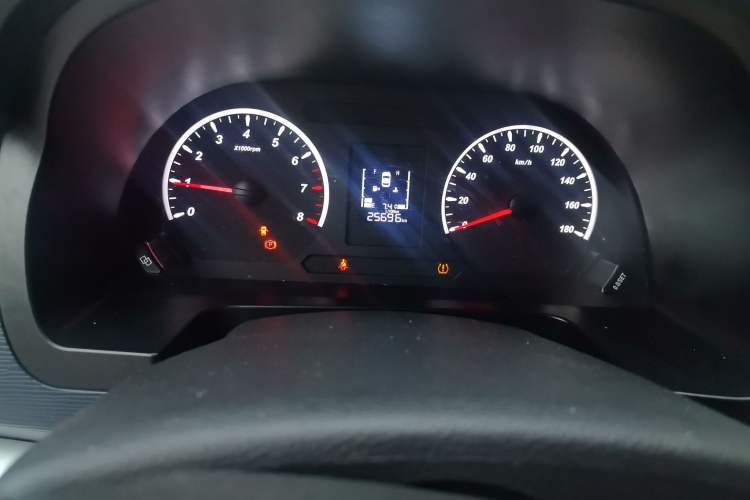 Used FORTHING Lingzhi 2022 M5L 1.6L Utility Model 7 Seats