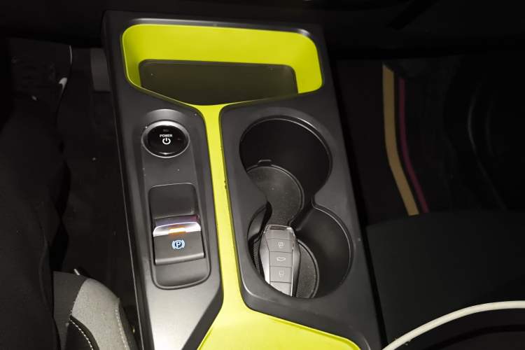 Used SOL E10X 2021 302 km Range Fashion Edition 30.2 kWh