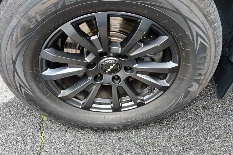 Used  Leopard 5 2023 Explore Edition