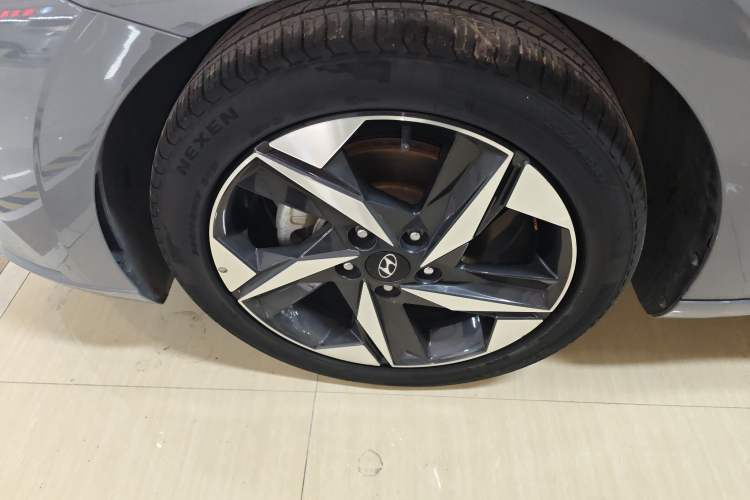 Used Hyundai Elantra 2022 1.5L CVT LUX Prestige Edition
