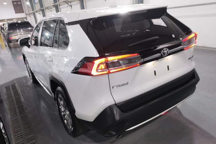 Used Toyota Wildlander 2020 2.0L CVT 4x4 Luxury Edition
