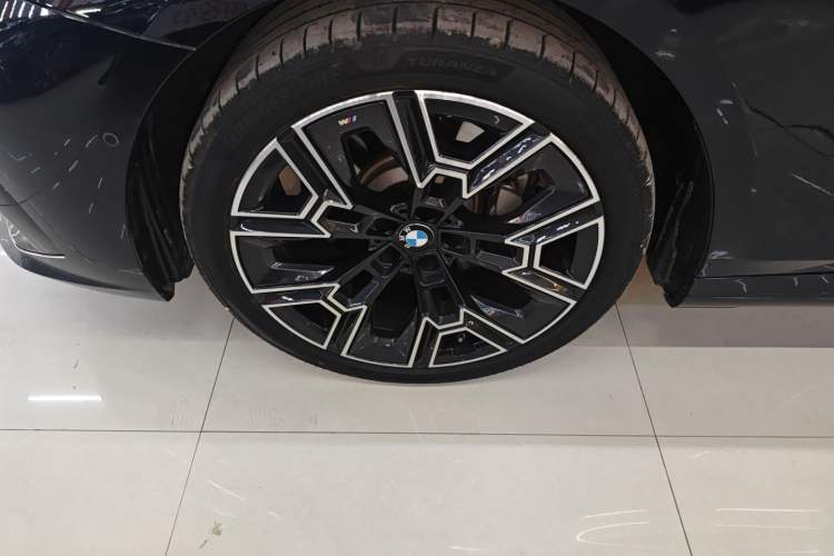 Used BMW 5 Series 2024 530Li Luxury Edition M Sport Package