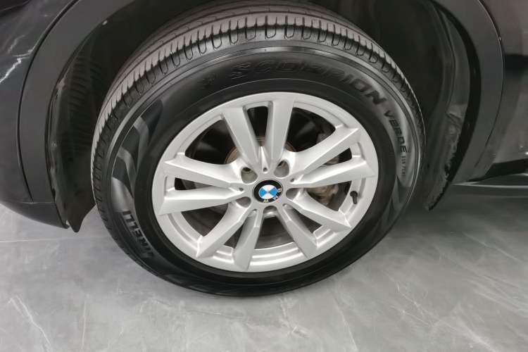 Used BMW X5 2015 xDrive28i
