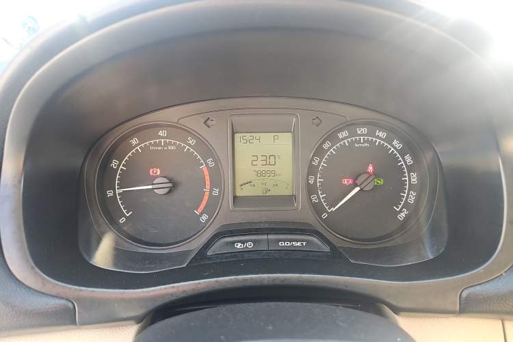 Used Skoda Fabia 2014 1.4L Automatic Crystal Edition
