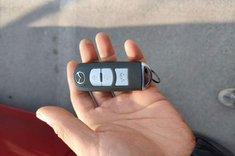 Used Mazda Mazda 3 Axela 2016 Sedan 1.5L Automatic Comfort Model
