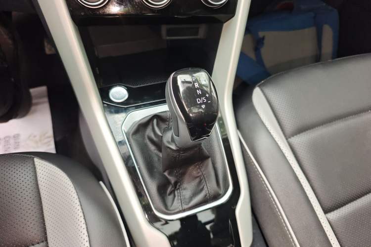 Used Volkswagen T-ROC 2024 280TSI DSG Two-Wheel-Drive Time Edition
