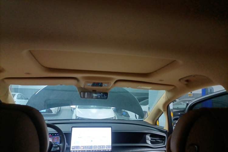 Used Denza D9 2025 DM-i Smart Drive 1020 Four-Wheel Drive Deluxe Model
