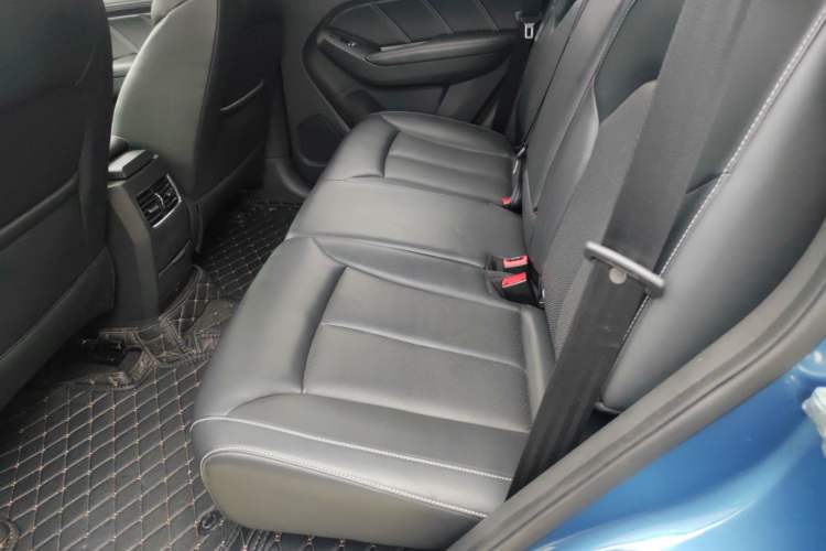 Used Roewe RX5 2016 20T Two-Wheel Drive Automatic Internet Smart Edition
