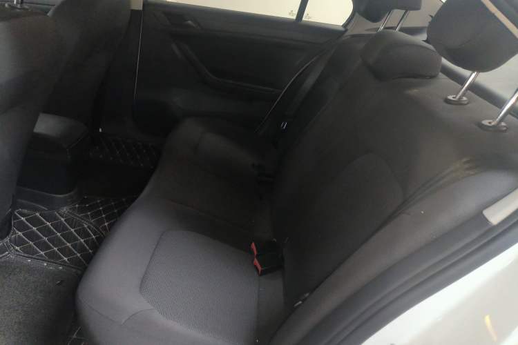 Used Volkswagen Jetta 2017 1.4L Manual Fashion Edition
