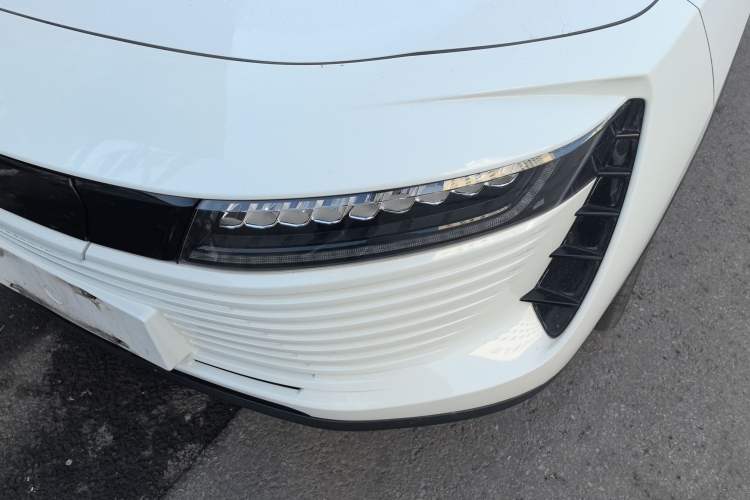 Used ORA iQ 2018 Smart Connectivity Model