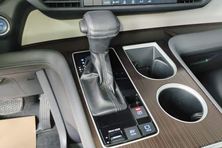 Used Toyota Sienna 2021 2.5L Hybrid Comfort Edition