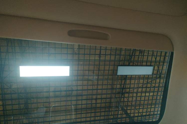 Used VOYAH Dream 2025 PHEV Four-Wheel Drive Prestige Kunpeng Edition
