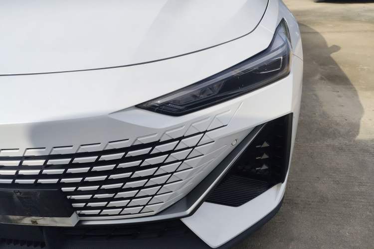 Used Changan UNI-V 2022 1.5T Prestige Version
