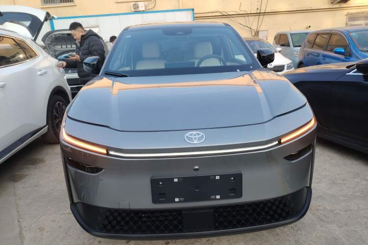 Used Toyota bZ3 2024 616 km Long-Range PRO