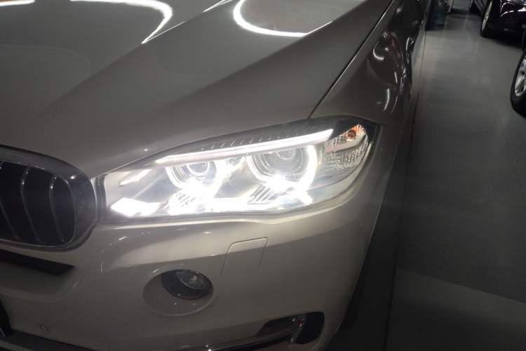 Used BMW X5 2018 xDrive28i
