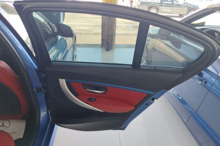 Used BMW 3 Series 2019 320i M Sport Package
