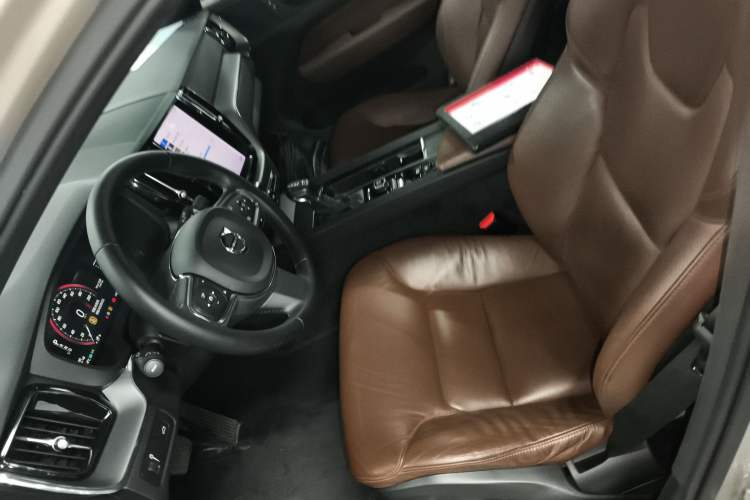 Used Volvo XC60 2021 T5 4x4 Smart Luxury Edition
