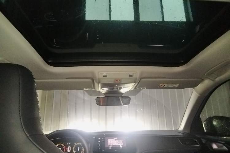 Used Volkswagen Tharu 2025 NewRui 300TSI Prestige Edition
