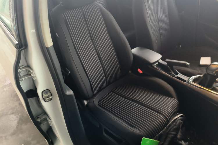 Used Peugeot 408 2014 1.8L Manual Leading Edition