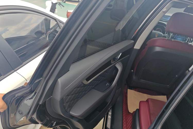 Used Hongqi HS7 2022 2.0T DCT Two-Wheel Drive Smart Connect Flagship Edition Five Seats
