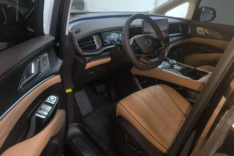 Used Denza D9 2024 DM-i 980 Four-Wheel Drive Prestige Model