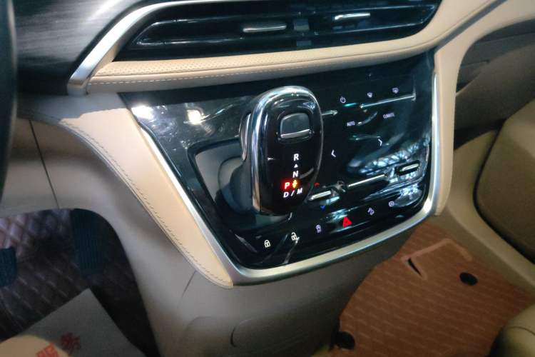 Used Buick GL8 2021 ES Land Cruiser 653T Luxury Edition