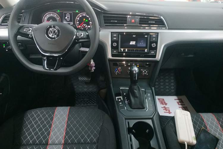 Used Volkswagen Lamando 2019 230TSI DSG Fashion Edition China VI
