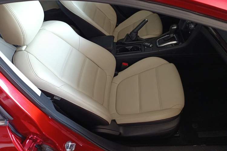 Used Mazda Atenza 2014 2.0L Blue Sky Luxury Edition
